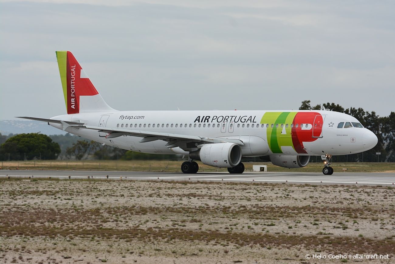 CS-TNK (1206) 2000 Airbus A320-214