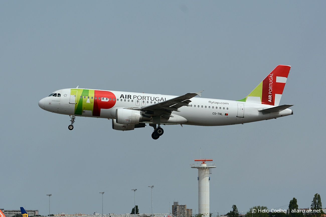CS-TNL (1231) 2000 Airbus A320-214