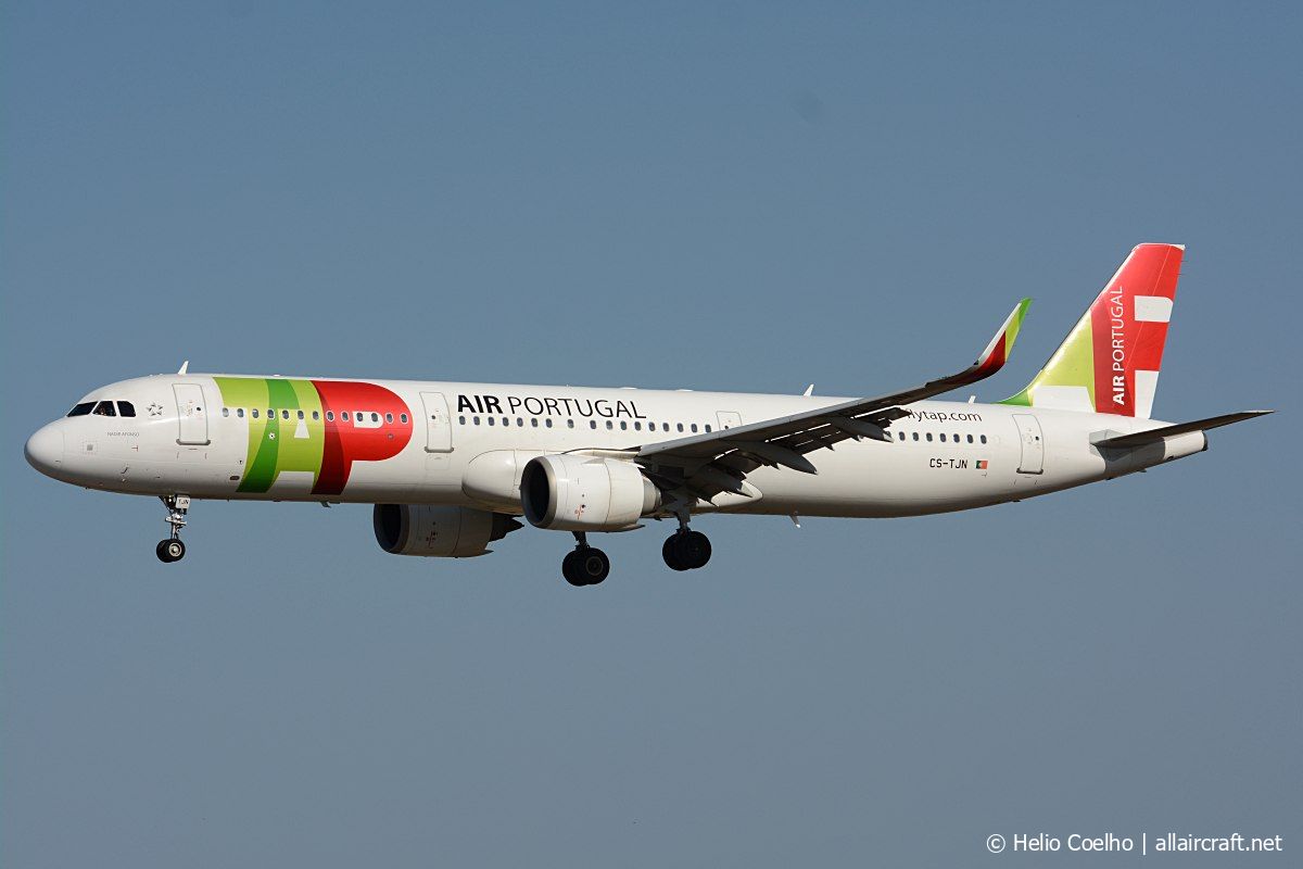 CS-TJN (8318) 2018 Airbus A321-251N