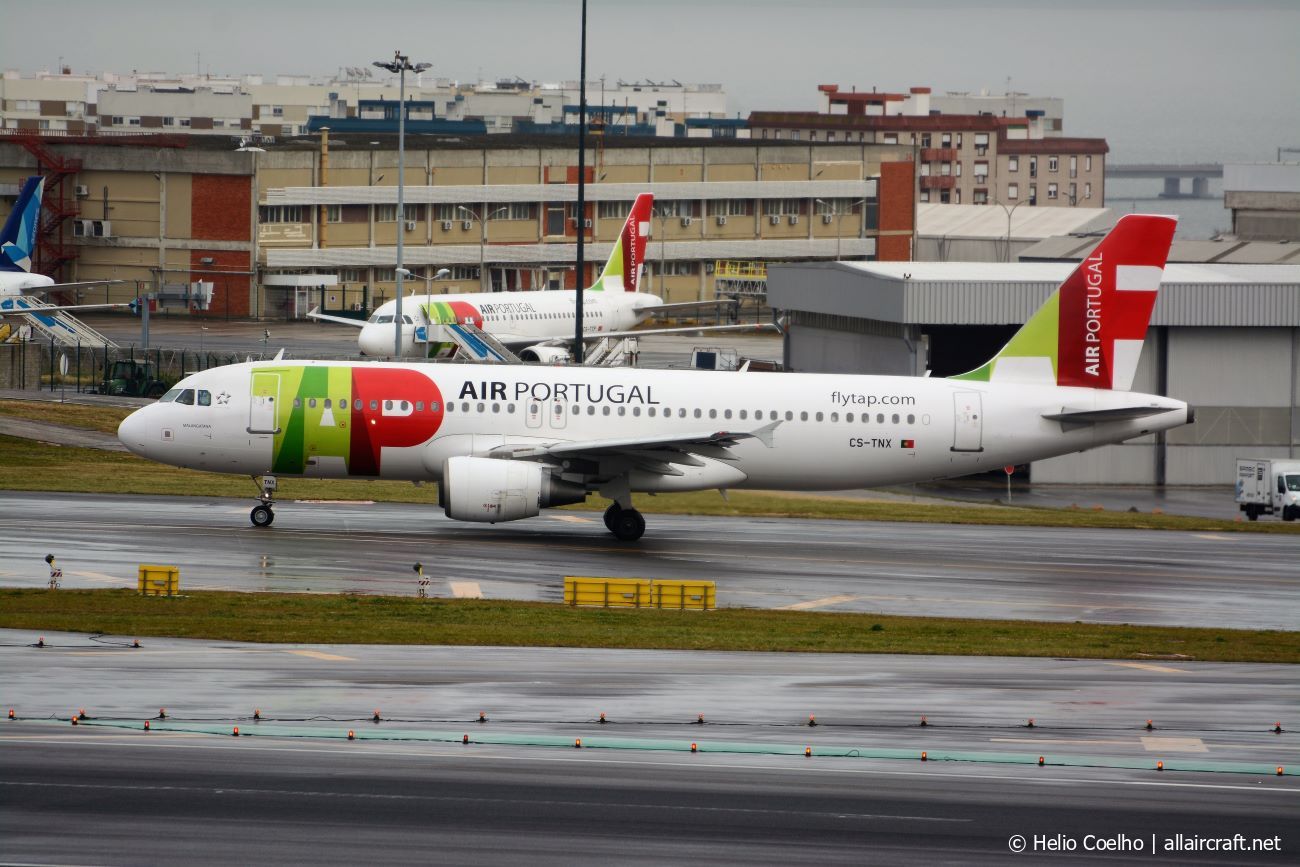 CS-TNX (2822) 2006 Airbus A320-214