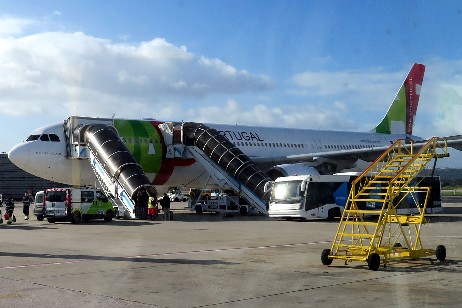 CS-TOO (914) 2008 Airbus A330-202
