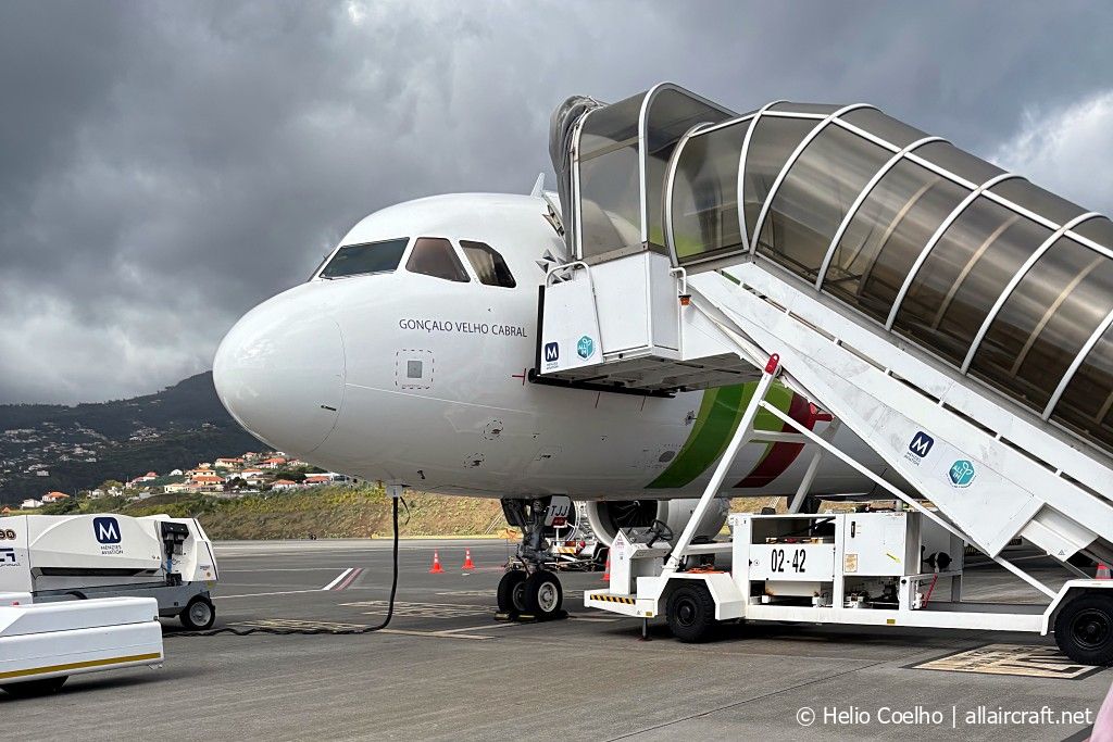 CS-TJJ (8374) 2018 Airbus A321-251N