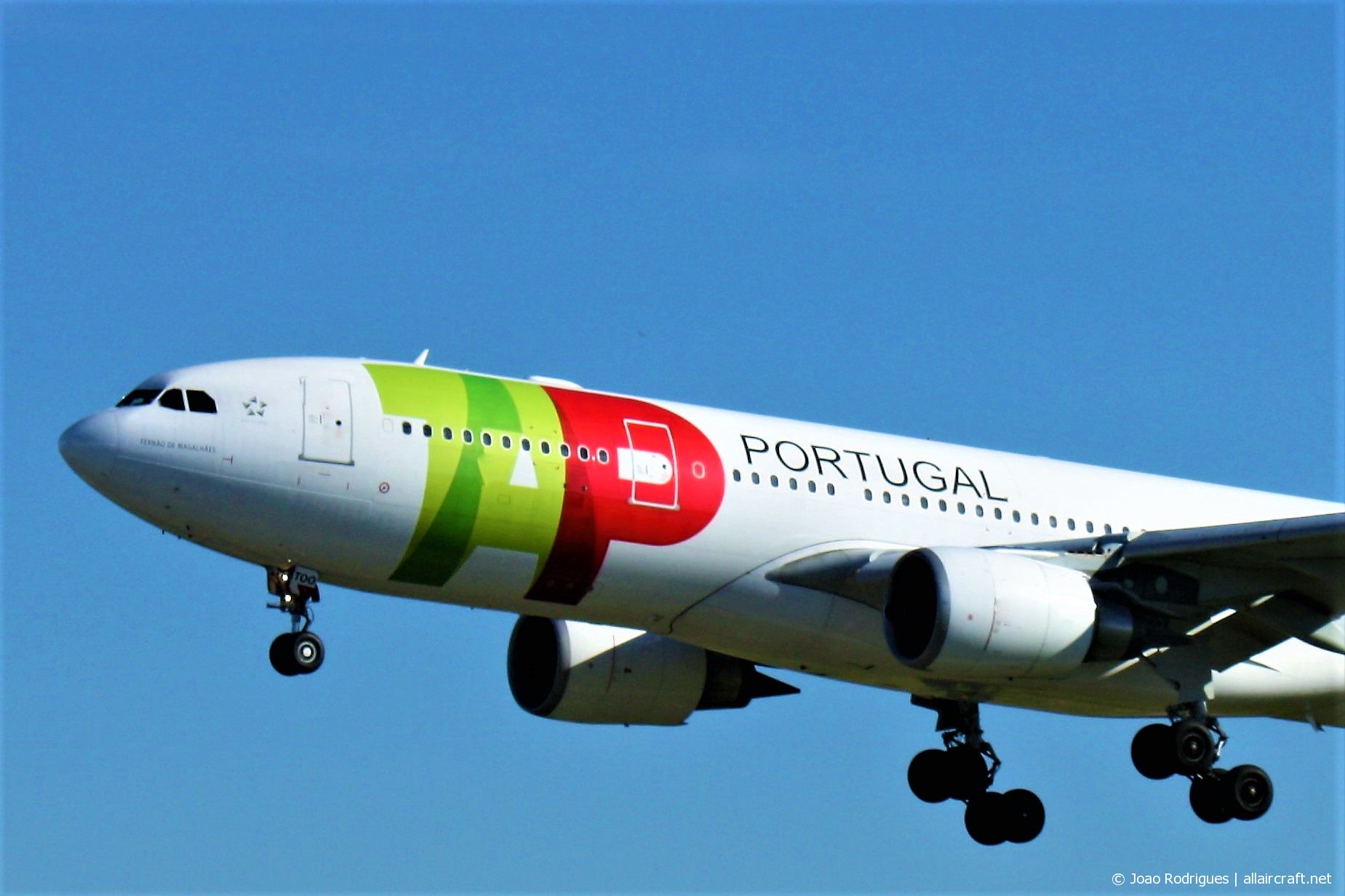 CS-TOO (914) 2008 Airbus A330-202