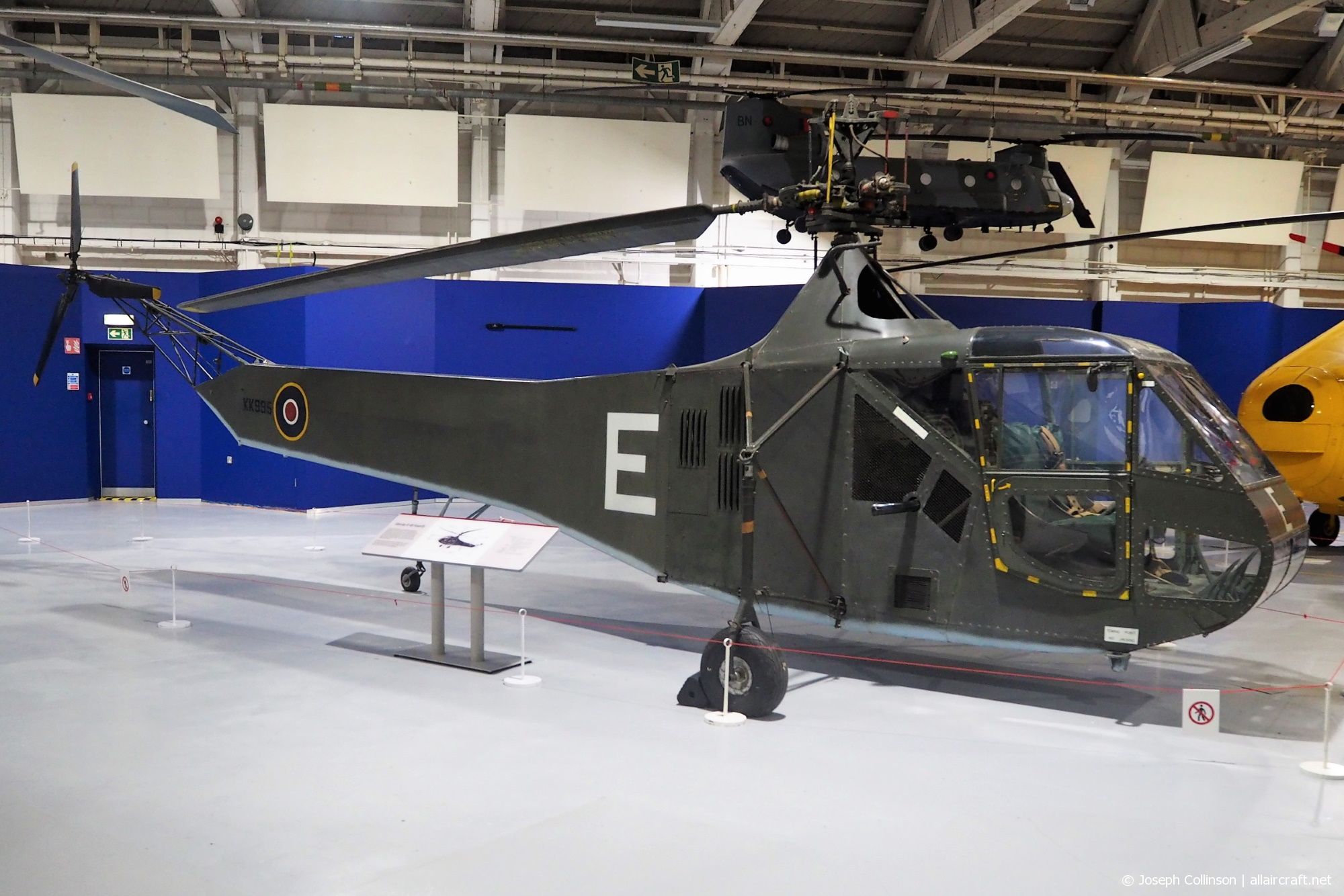 KK995 (43-46558) 1944 Sikorsky R-4B Hoverfly
