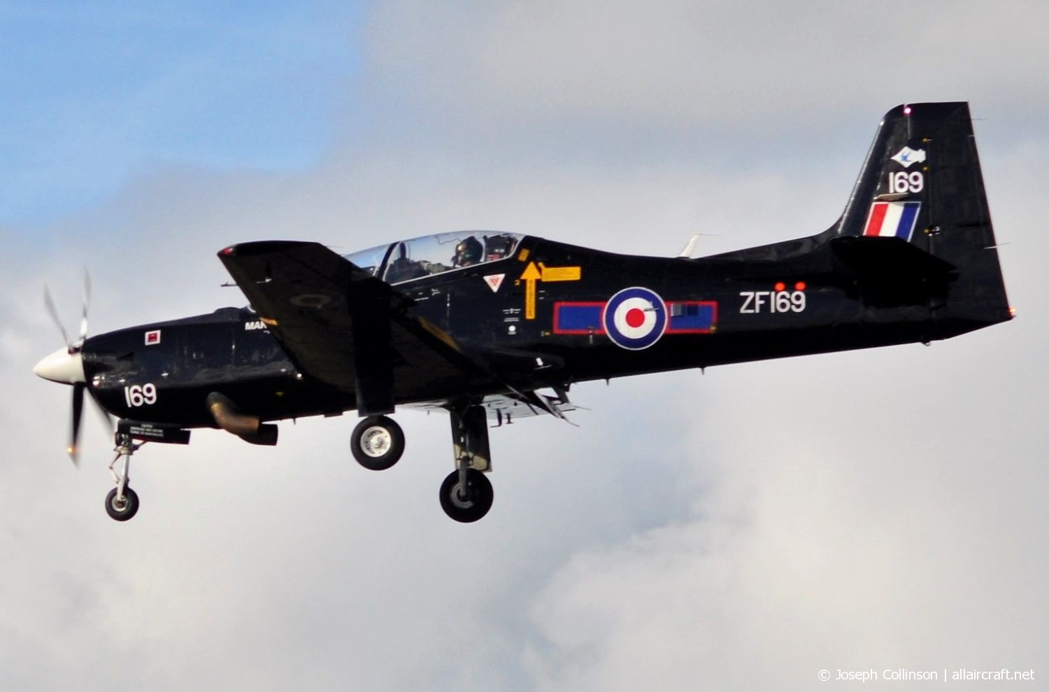 ZF169 (S021/T21) 1989 Short S-312 Tucano T1