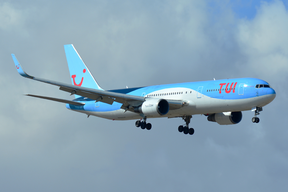 G-OBYG (29137) 1998 Boeing 767-304(ER)(WL)