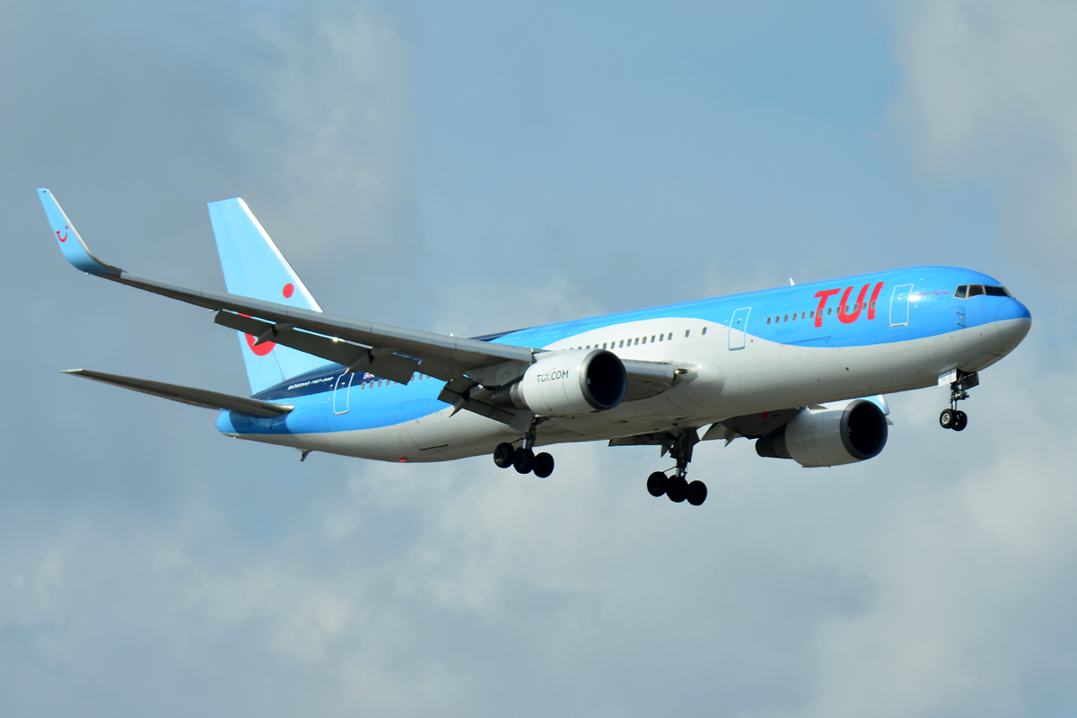 G-OBYG (29137) 1998 Boeing 767-304(ER)(WL)