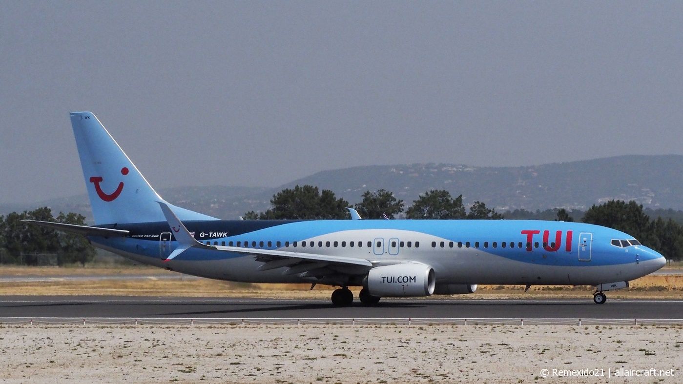 G-TAWK (37239) 2012 Boeing 737-8K5(WL)