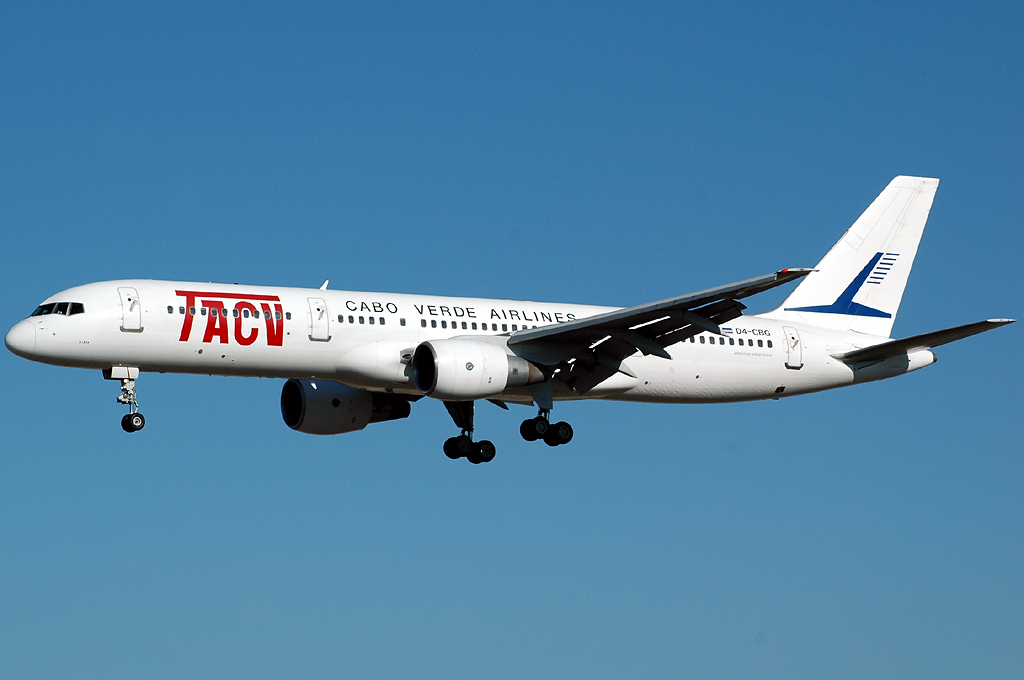 D4-CBG (27599) 1996 Boeing 757-2Q8