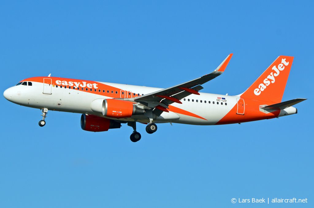 OE-IZP (5648) 2013 Airbus A320-214(WL)