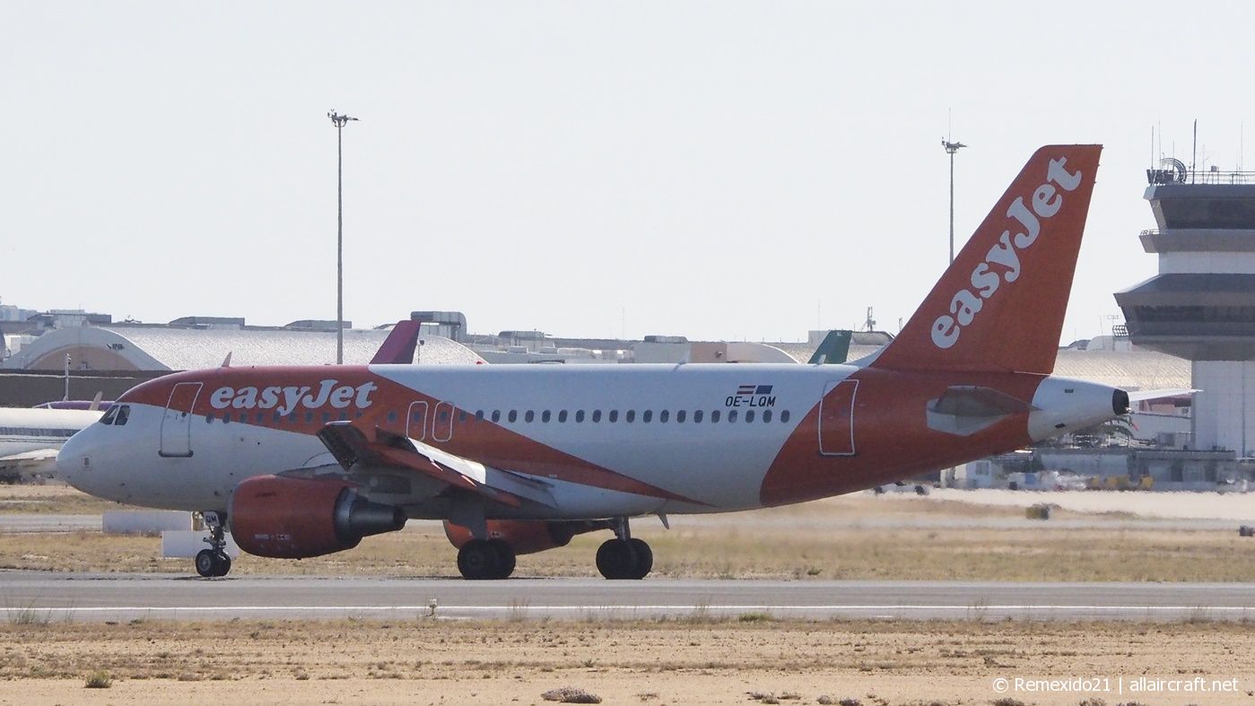OE-LQM (3824) 2009 Airbus A319-111