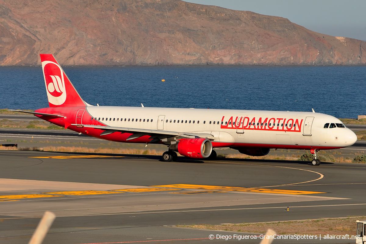 OE-LCS (1994) 2003 Airbus A321-211