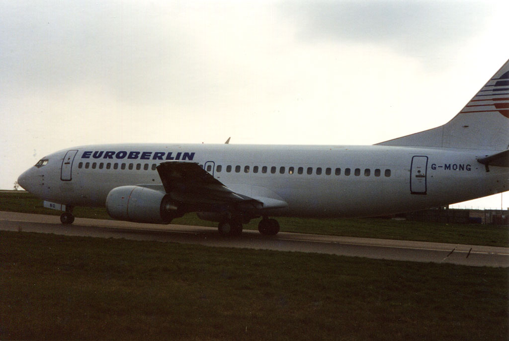 G-MONG (23498) 1986 Boeing 737-3Y0