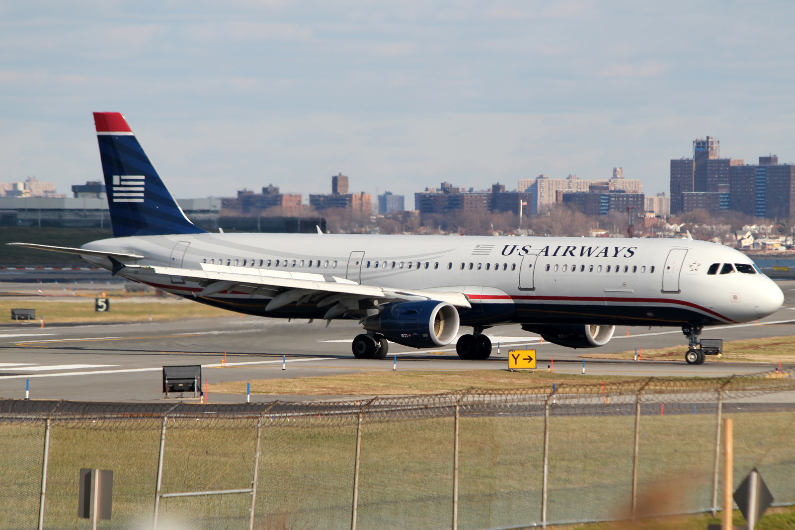 N193UW, (cn 3584), Airbus A321-211