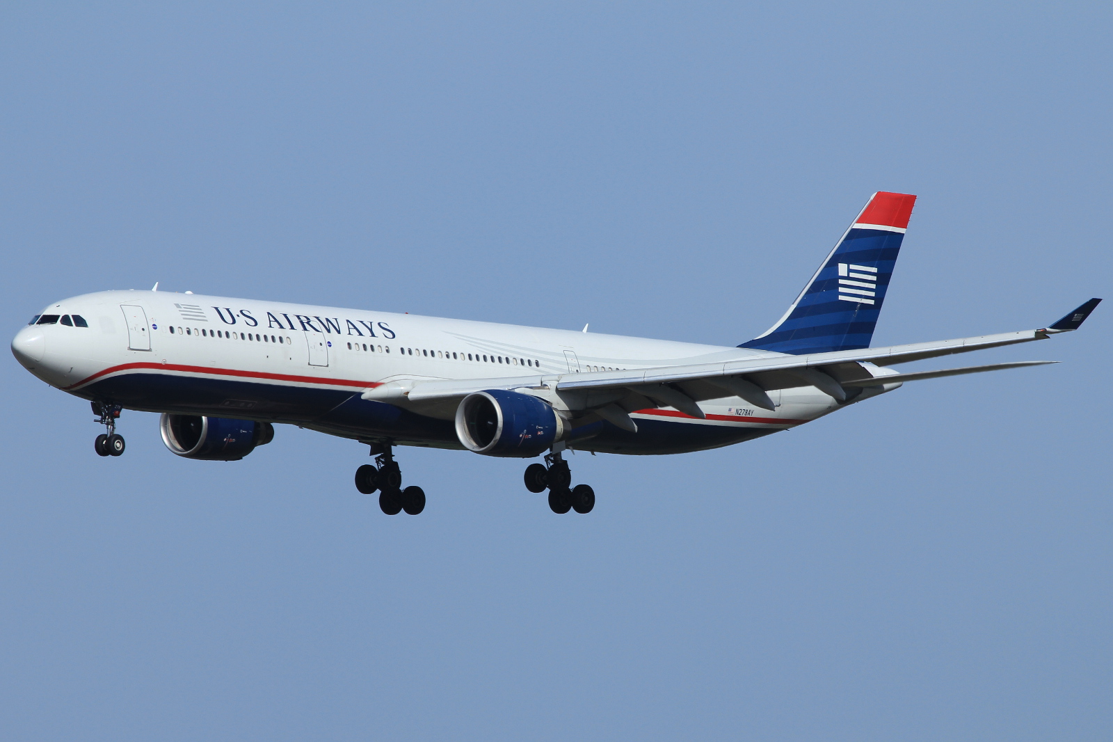 N278AY (388) 2001 Airbus A330-323