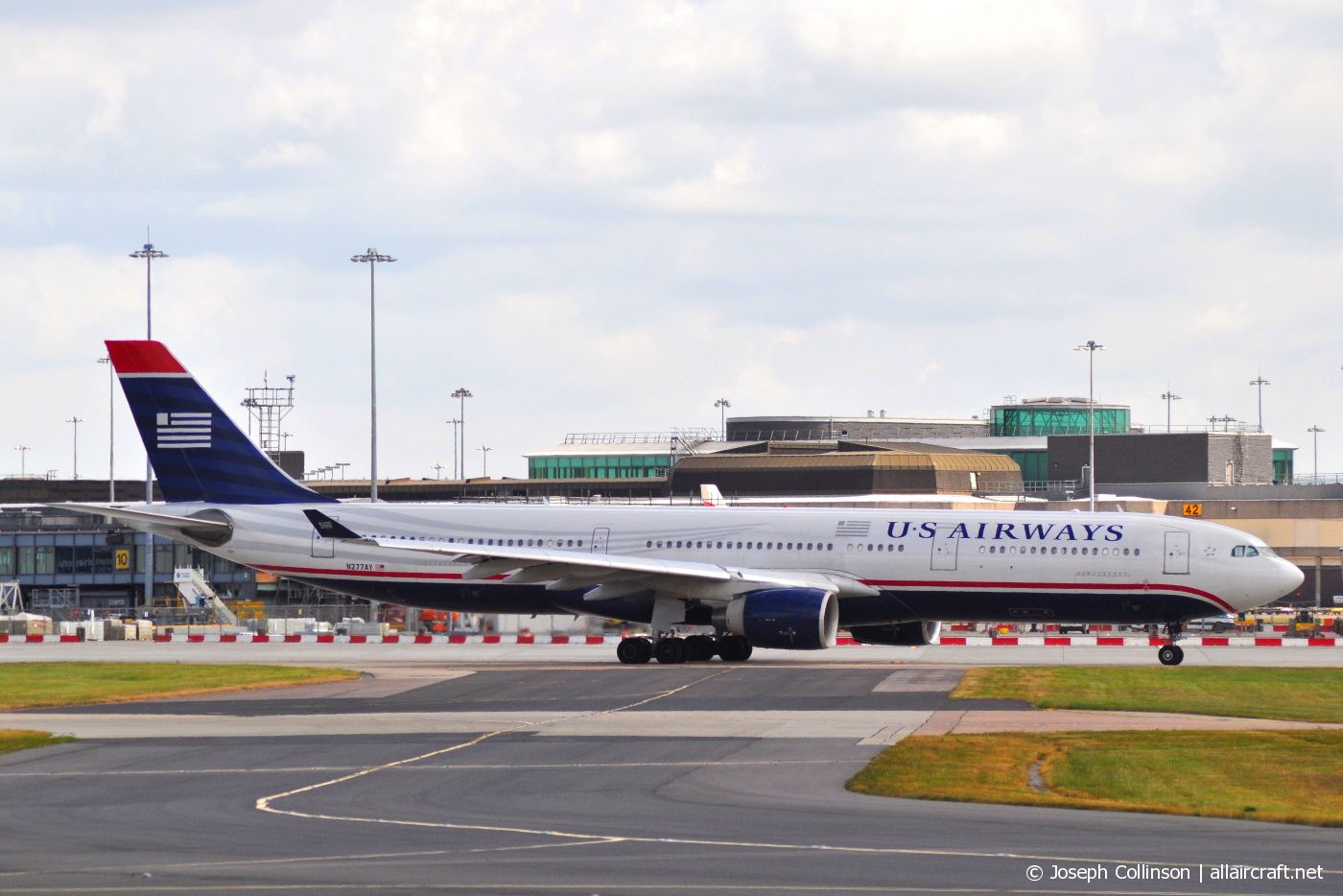N277AY (380) 2001 Airbus A330-323