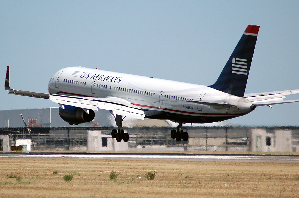N938UW (27246) 1994 Boeing 757-2B7(WL)