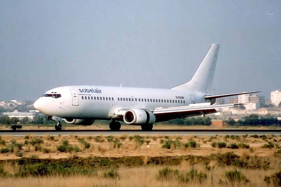 EI-CLW (25187) 1992 Boeing 737-3Y0