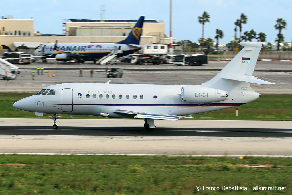 L1-01 (15) 2003 Dassault Falcon 2000EX