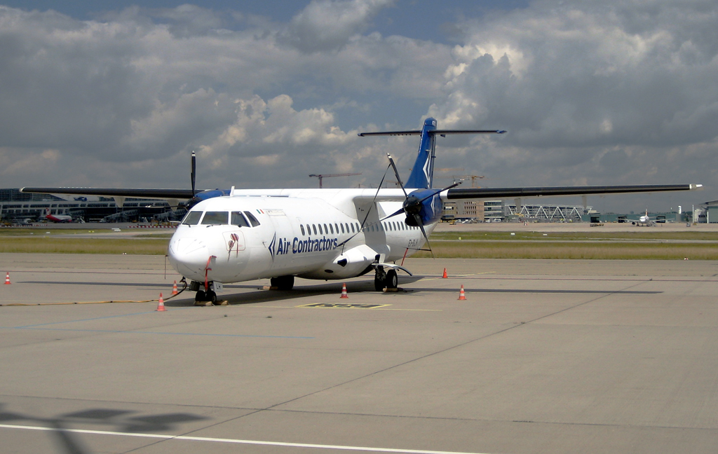 EI-SLH (157) 1989 ATR-72-202