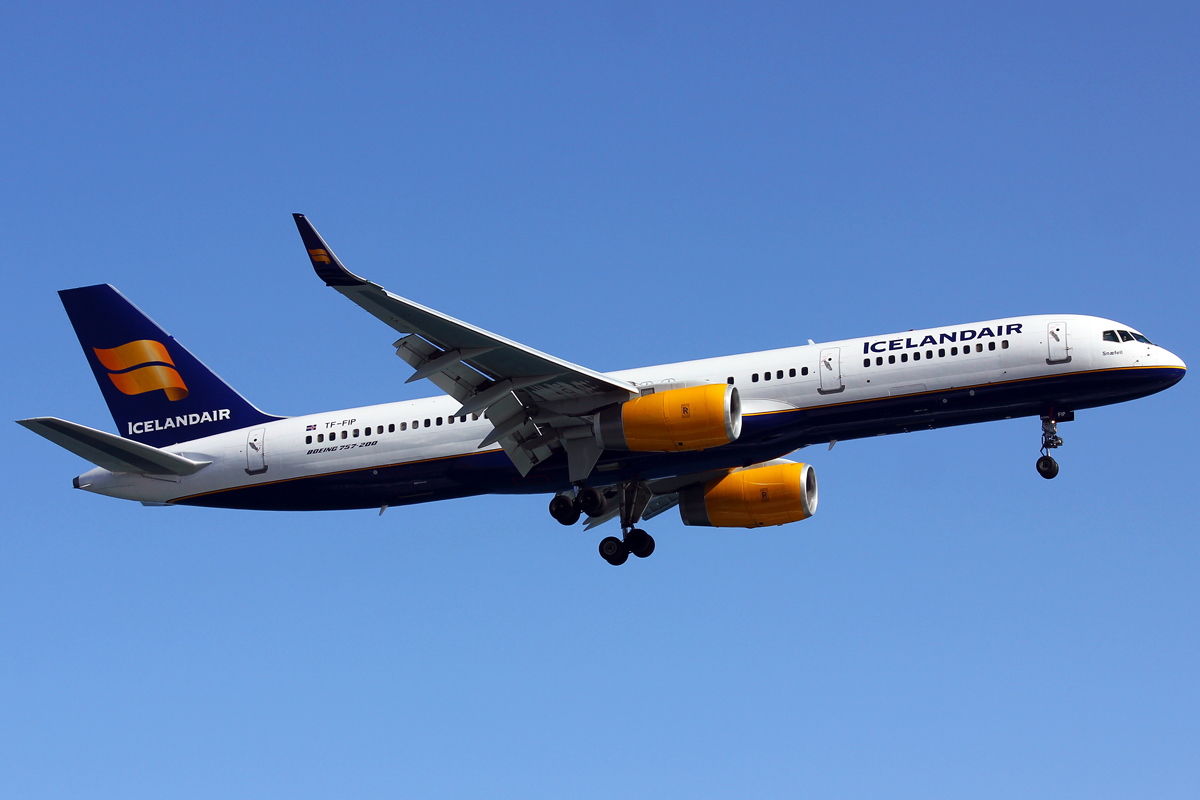TF-FIP (30423) 2000 Boeing 757-208(WL)