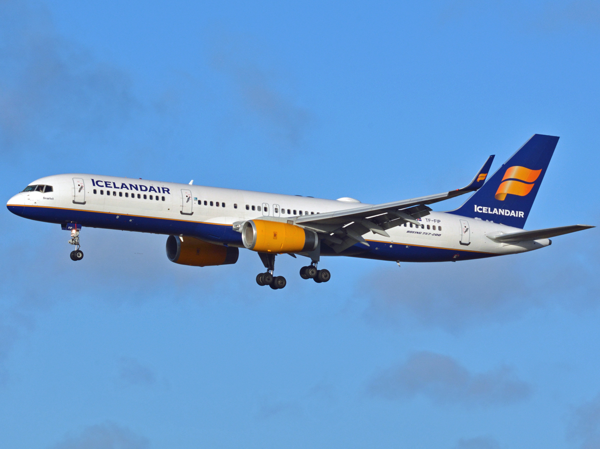 TF-FIP (30423) 2000 Boeing 757-208(WL)