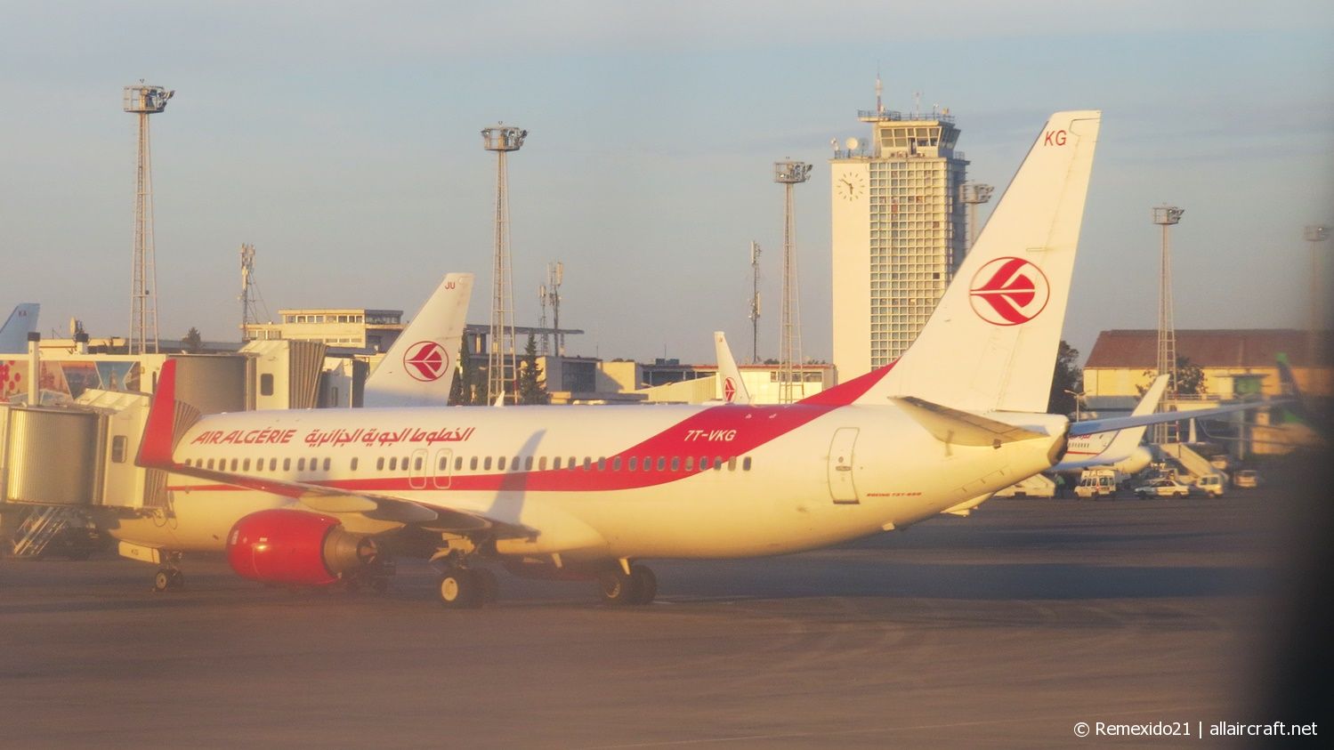 7T-VKG (cn 40861) Boeing 737-8D6