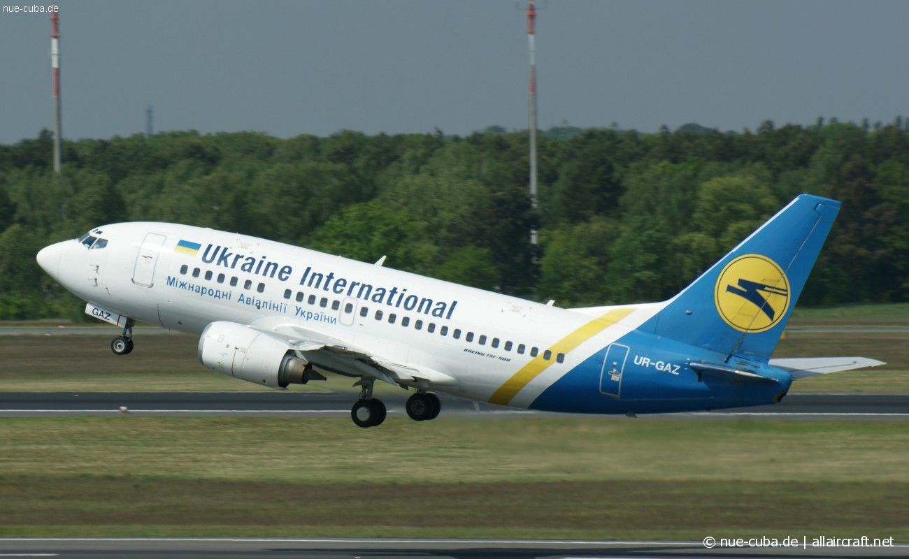 UR-GAZ (27418) 1992 Boeing 737-55D