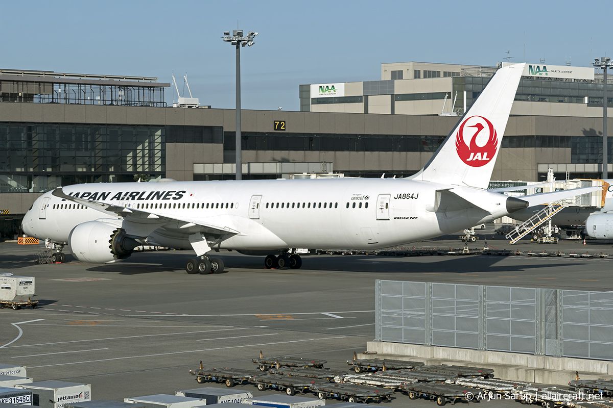 JA864J (34858) 2016 Boeing 787-9 Dreamliner