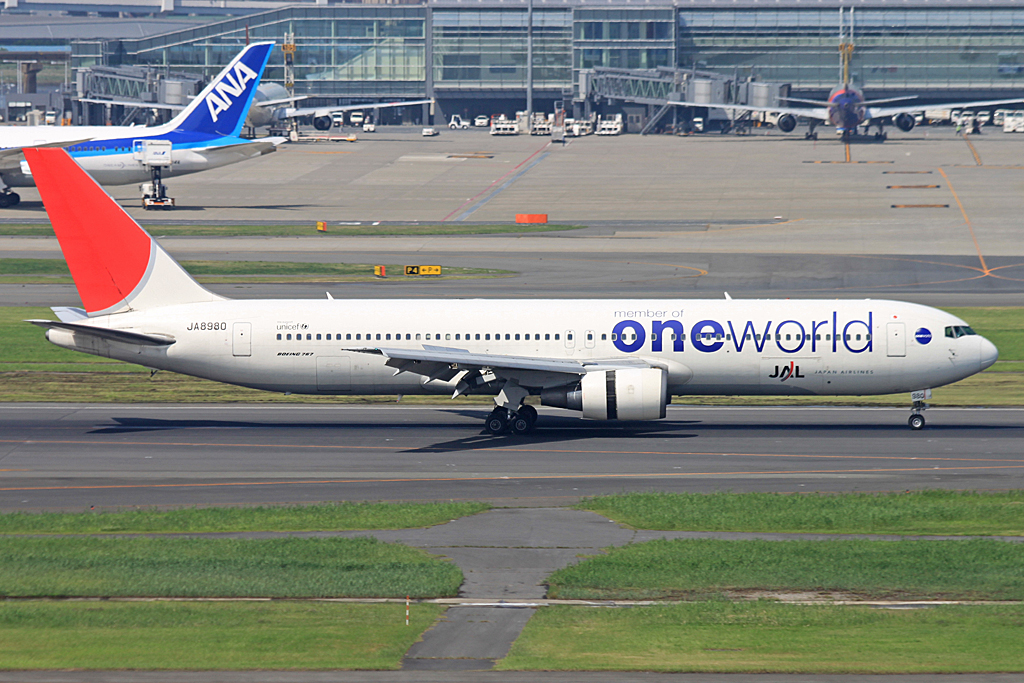 JA8980 (28837) 1997 Boeing 767-346