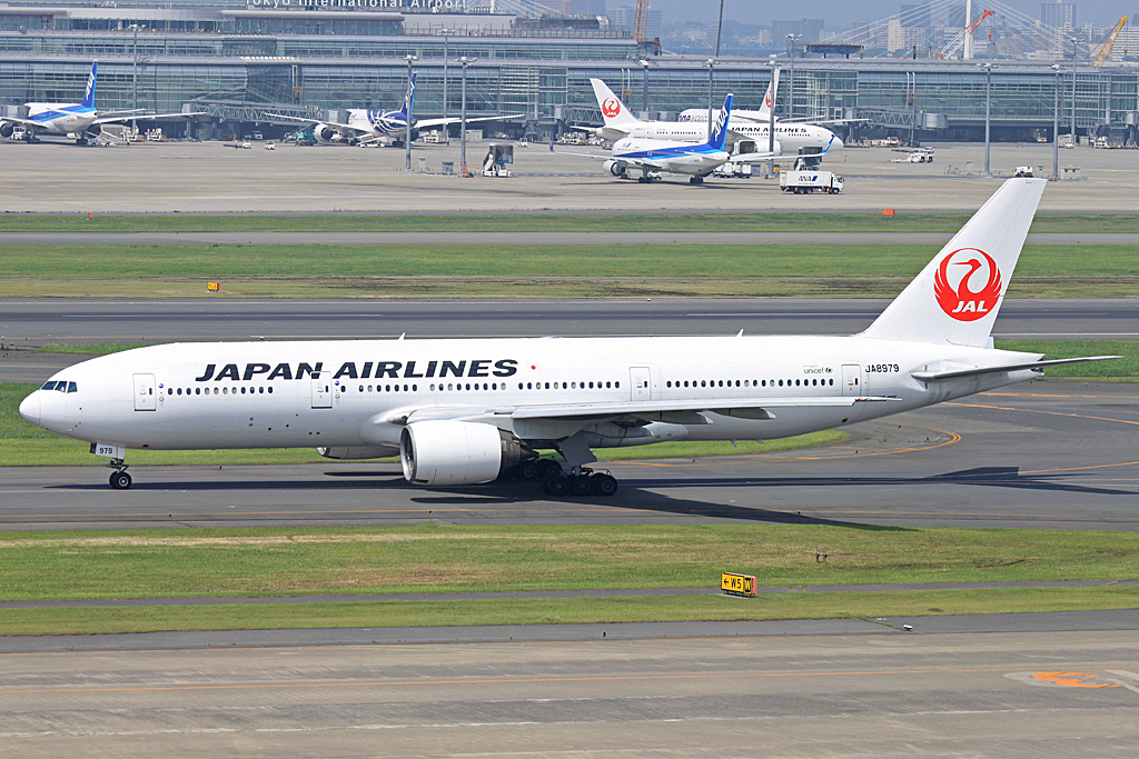 JA8979 (27638) 1997 Boeing 777-289