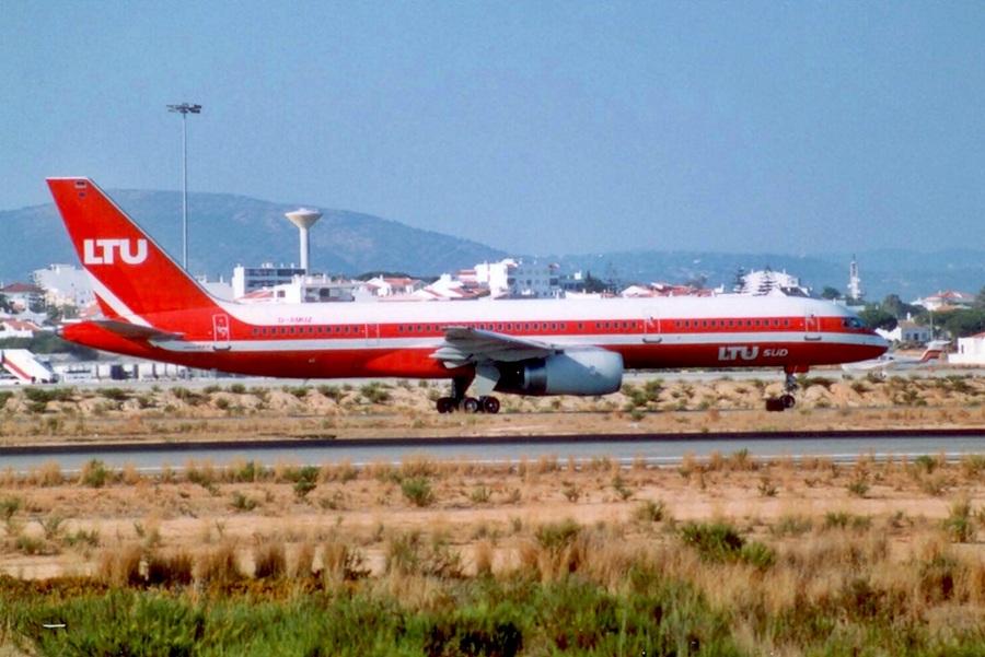D-AMUZ (22497) 1989 Boeing 757-2G5