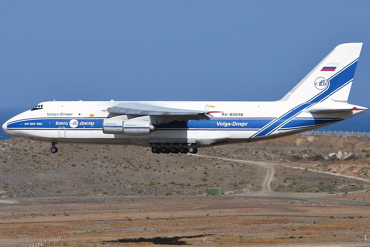 RA-82046 (9773052255117) 1992 Antonov An-124-100