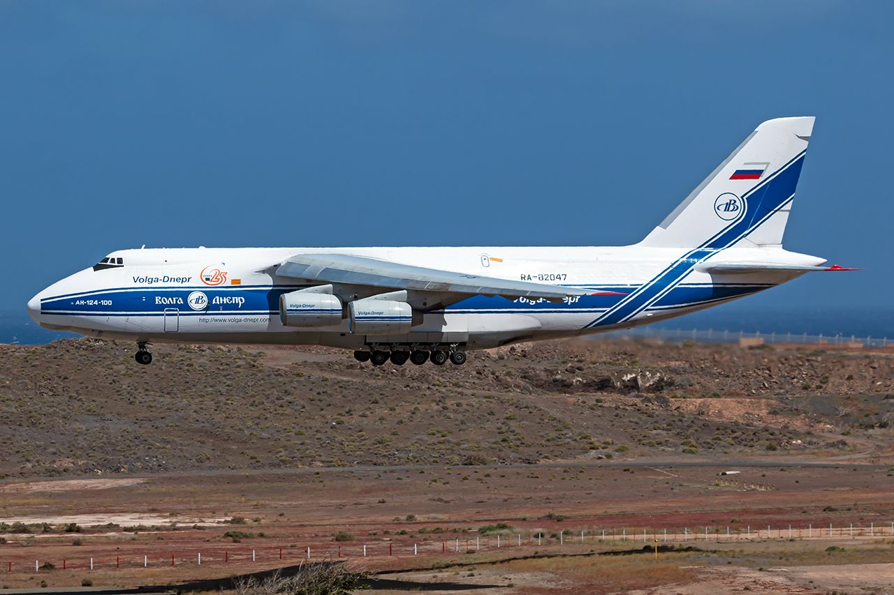 RA-82047 (9773053259121) 1993 Antonov An-124-100