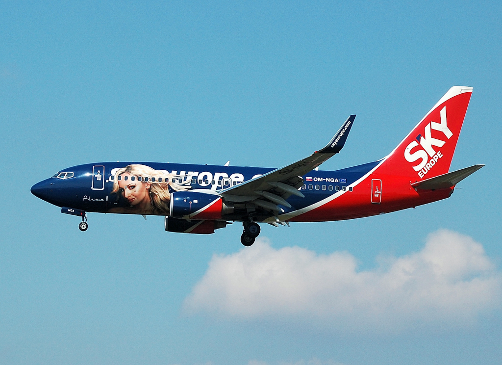 OM-NGA (cn 32684) Boeing 737-76N