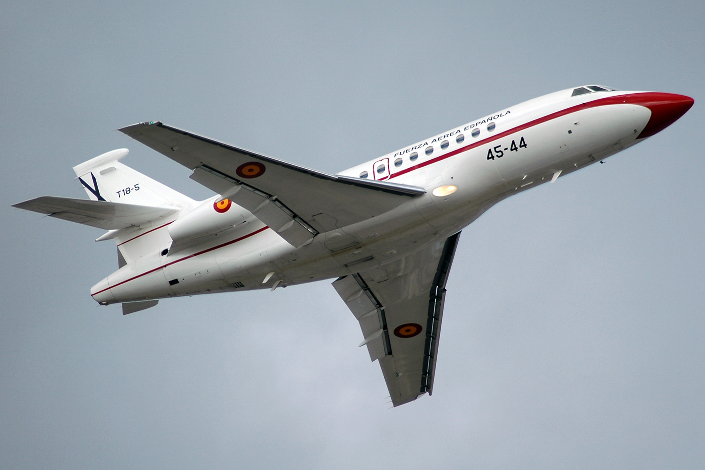 T18-5 / 45-44 1989 Dassault Falcon 900B