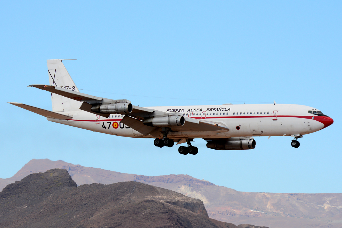 T.17-3 (21367) 1977 Boeing 707-368C KC