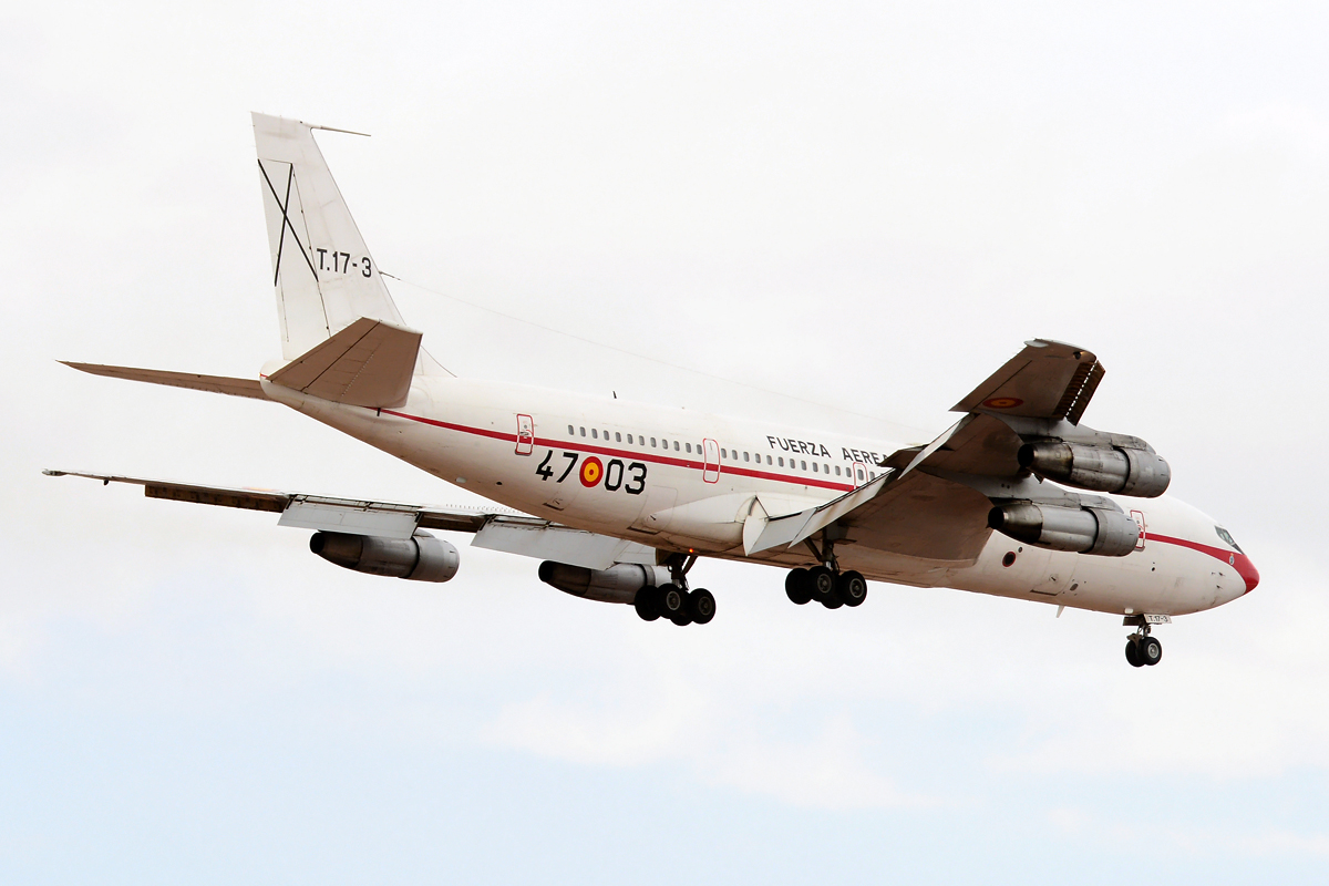 T.17-3 (21367) 1977 Boeing 707-368C KC
