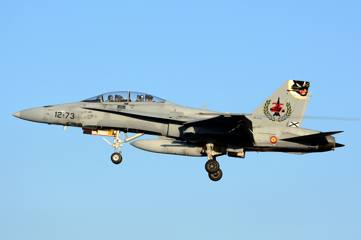 CE.15-10 (0523/B089) McDonnell Douglas EF-18BM Hornet
