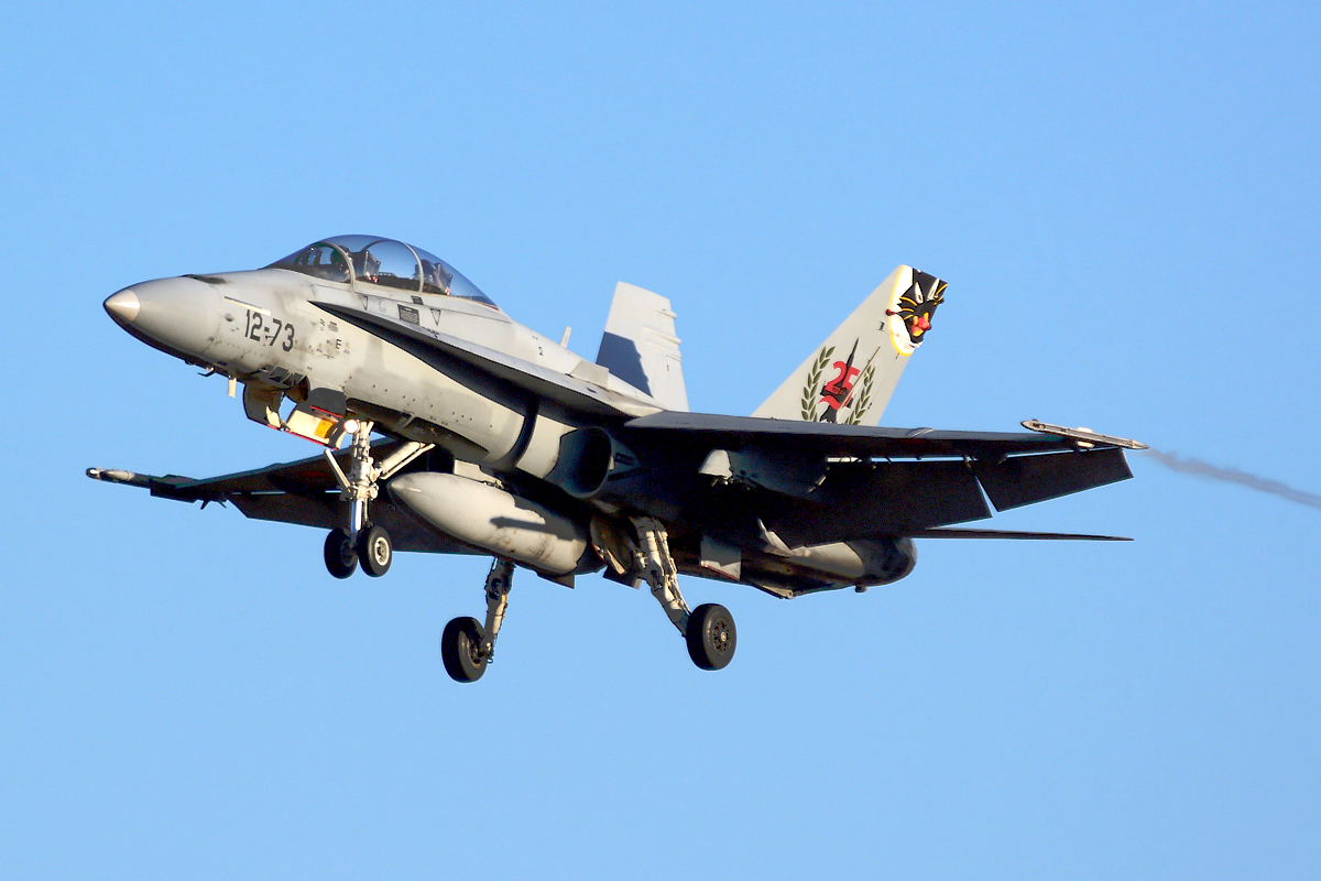 CE.15-10 (0523/B089) McDonnell Douglas EF-18BM Hornet