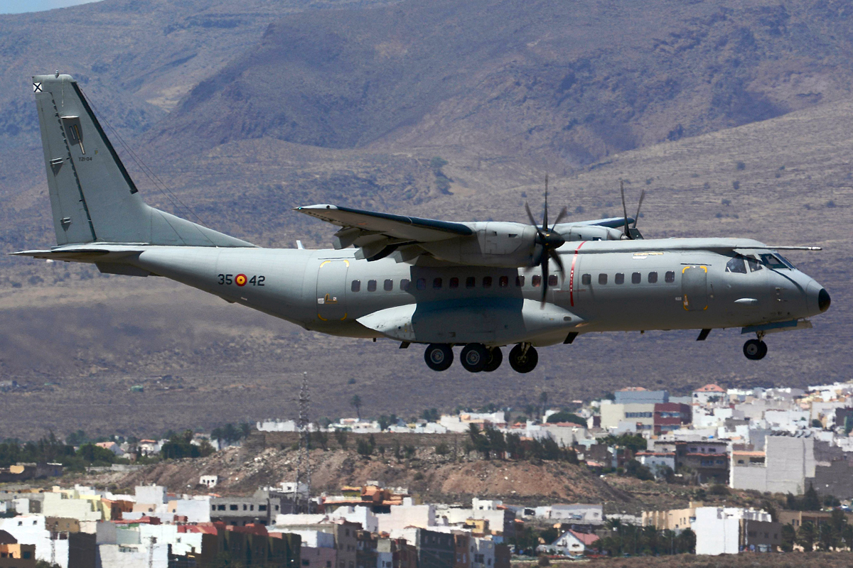 T.21-04 / 35-42 2003 CASA C-295M
