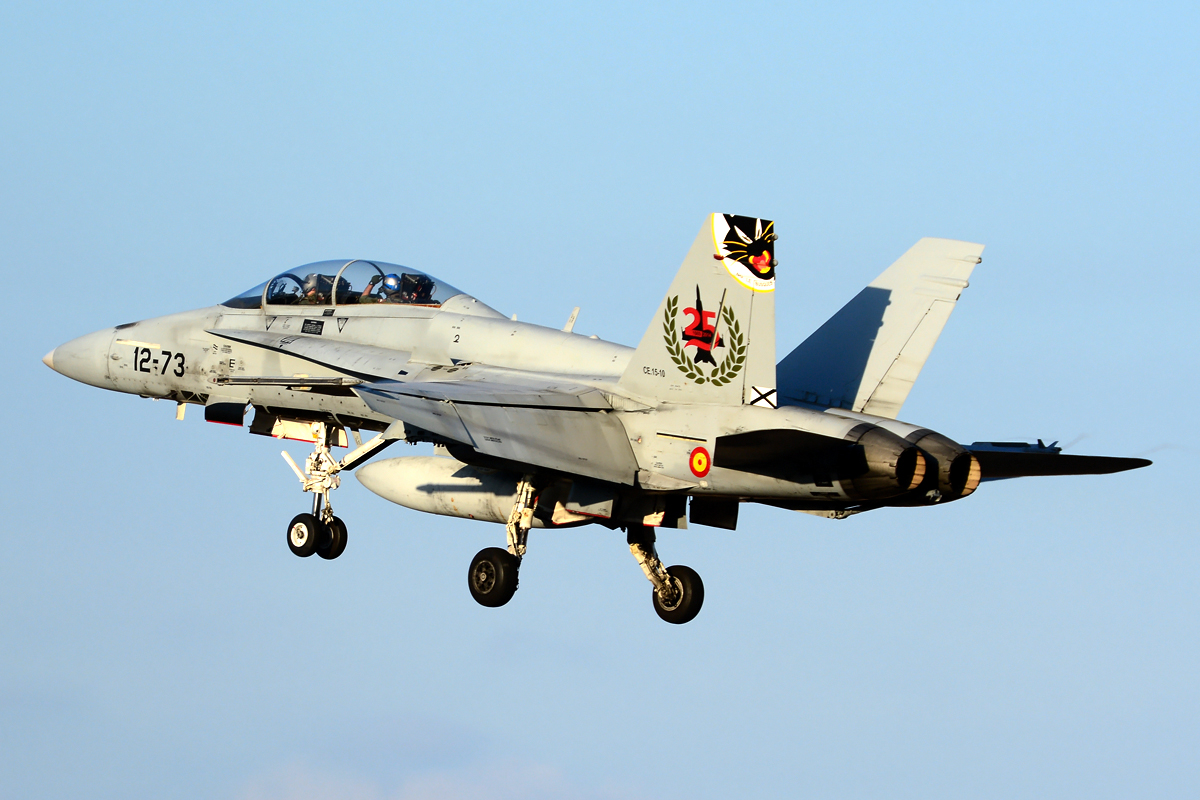 CE.15-10 (0523/B089) McDonnell Douglas EF-18BM Hornet