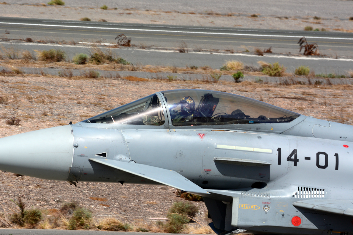 C.16-32 / 11-12 (SS013) Eurofighter EF-2000 Typhoon