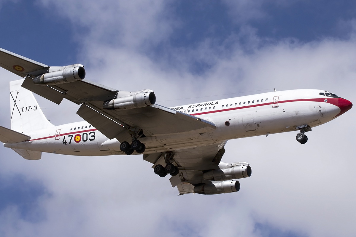 T.17-3 (21367) 1977 Boeing 707-368C KC