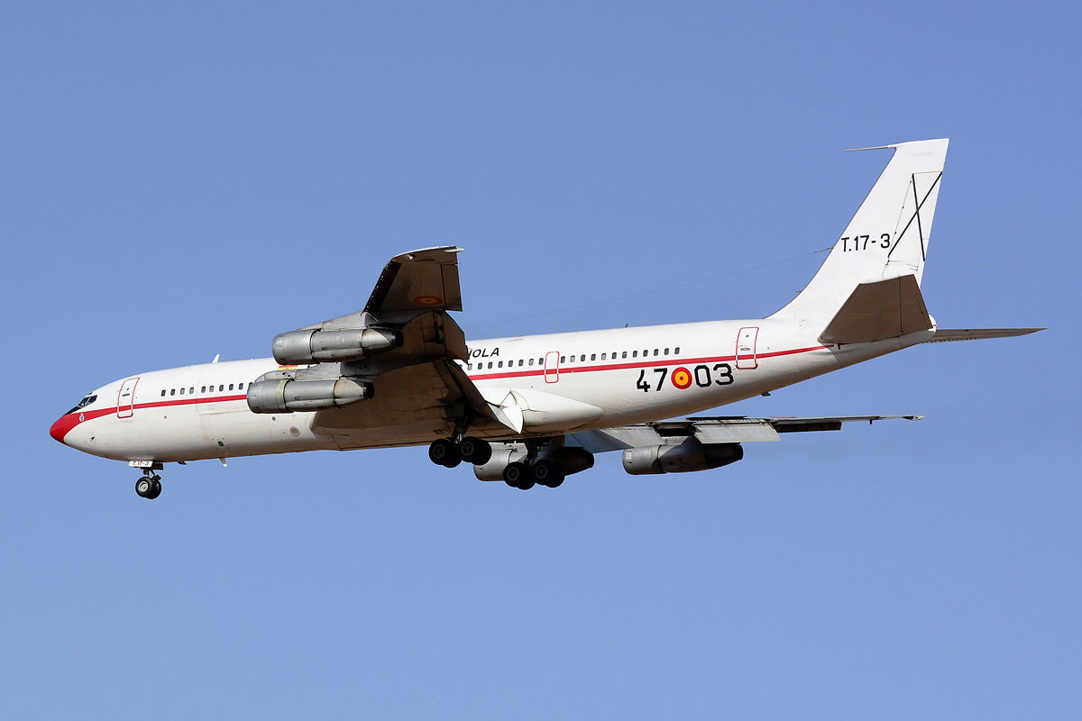 T.17-3 (21367) 1977 Boeing 707-368C KC