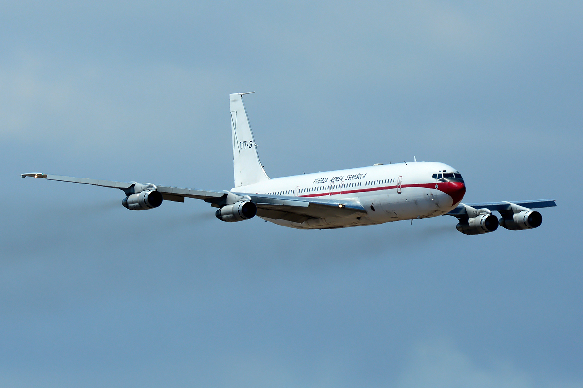 T.17-3 (21367) 1977 Boeing 707-368C KC