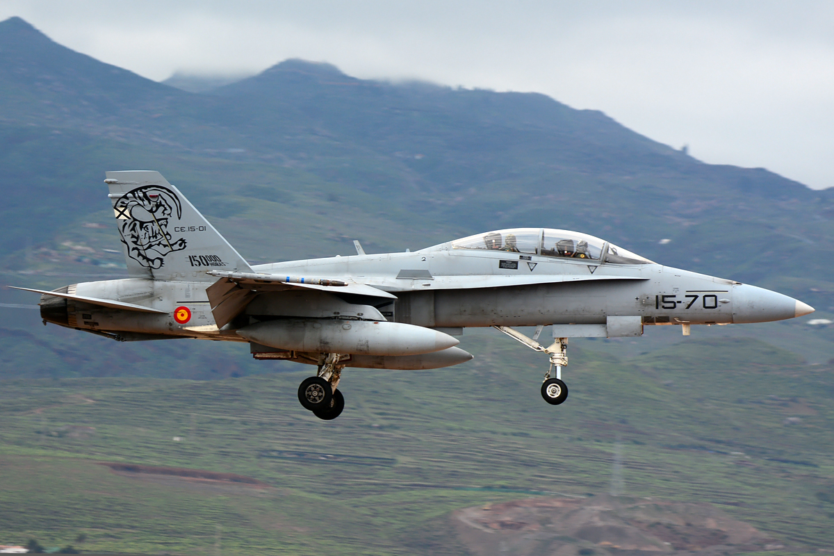 CE.15-01 / 15-70 McDonnell Douglas EF-18B Hornet