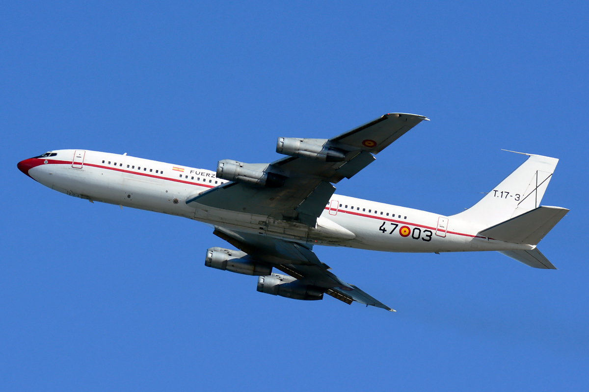 T.17-3 (21367) 1977 Boeing 707-368C KC