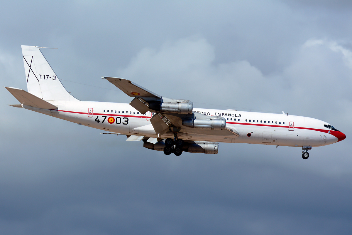 T.17-3 (21367) 1977 Boeing 707-368C KC