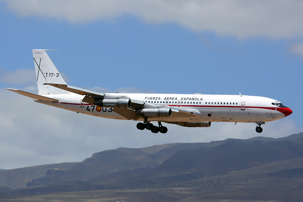 T.17-3 (21367) 1977 Boeing 707-368C KC